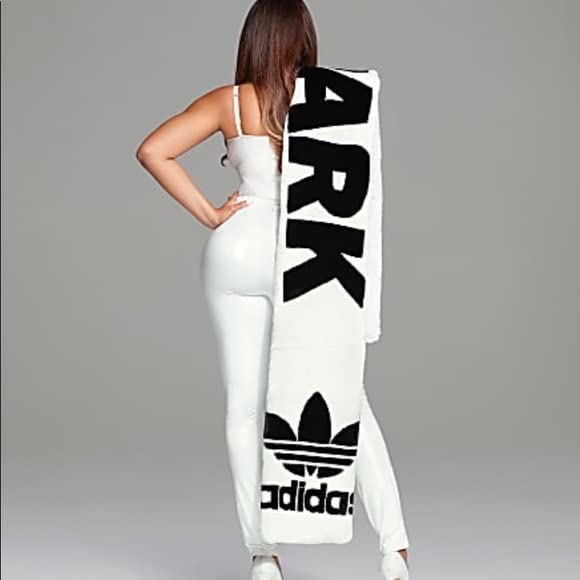 ADIDAS X Ivy Park Limited ICY PARK Faux Fur Scarf, White/Black
