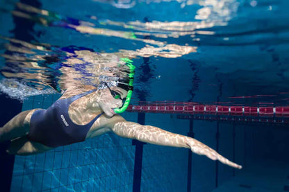 Arena Unisex Swim Snorkel III for Adults, Lap Swimming and Training Snorkel, Black, One Size